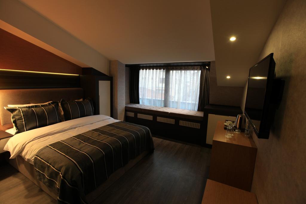 The Black Hotel Ескишехир Екстериор снимка