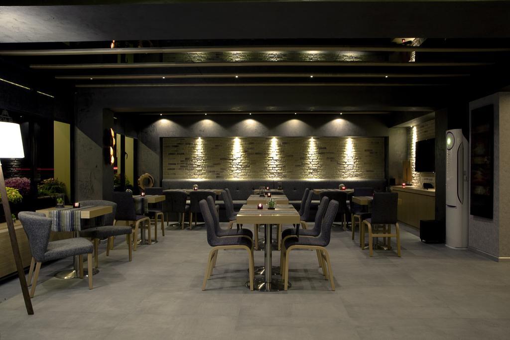The Black Hotel Ескишехир Екстериор снимка