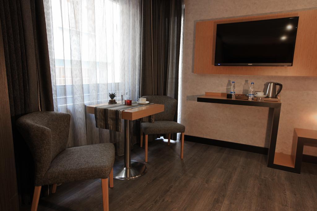 The Black Hotel Ескишехир Екстериор снимка