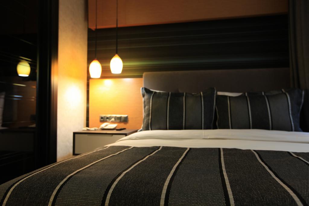 The Black Hotel Ескишехир Екстериор снимка