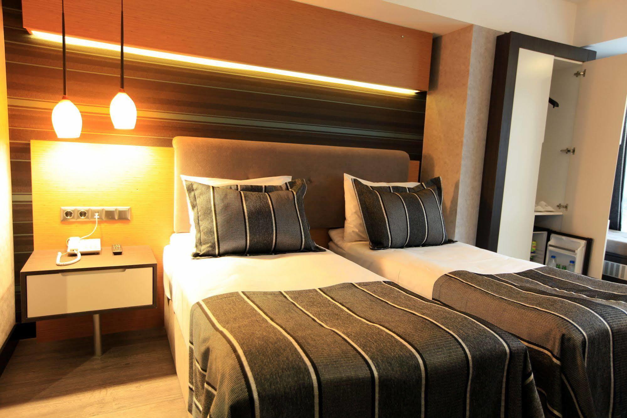 The Black Hotel Ескишехир Екстериор снимка
